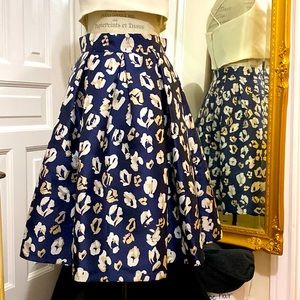 Stunning Eliza J banded skirt.